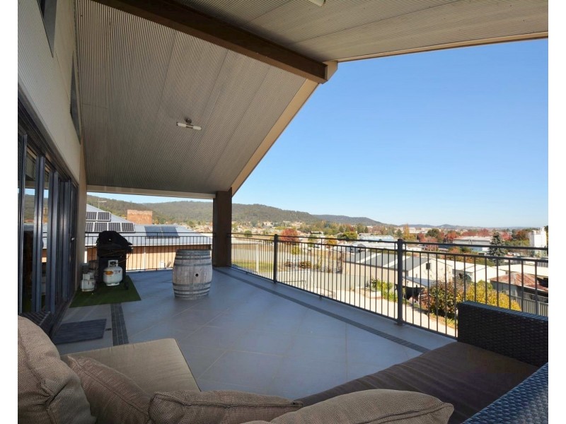 25 Henderson Place, Lithgow NSW 2790