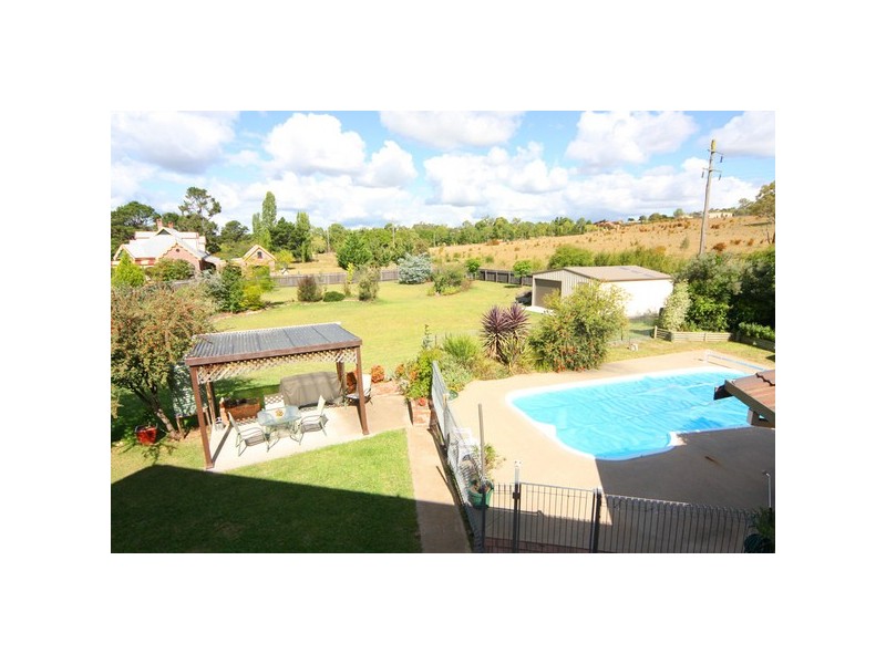 13 Hawthorne Close, Armidale NSW 2350