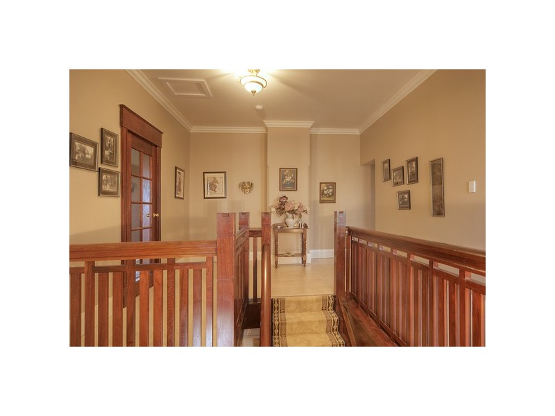 2 Uralla Road, Armidale NSW 2350