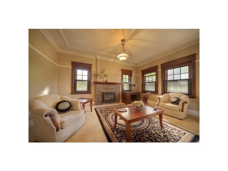 2 Uralla Road, Armidale NSW 2350