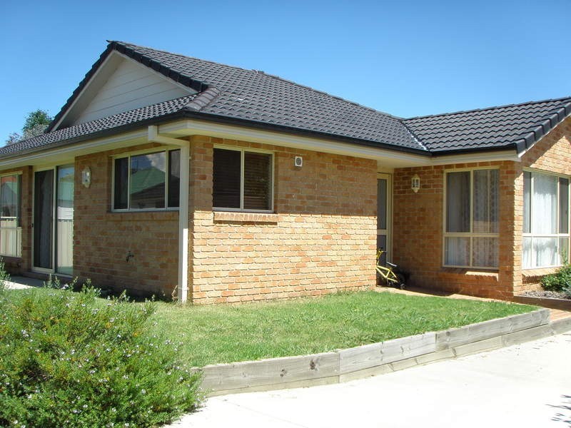 2/158 Barney Street, Armidale NSW 2350