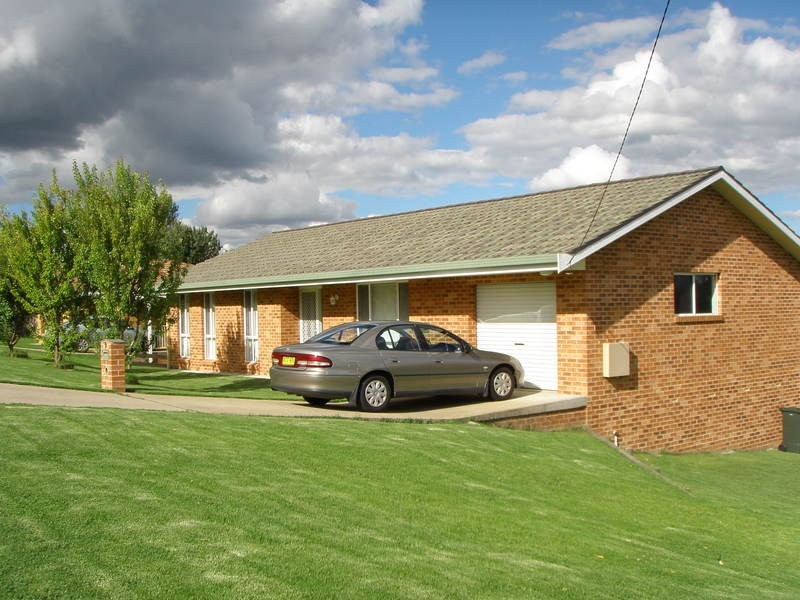9 Douglas Street, Armidale NSW 2350