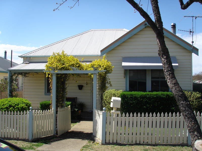 145 Butler Street, Armidale NSW 2350