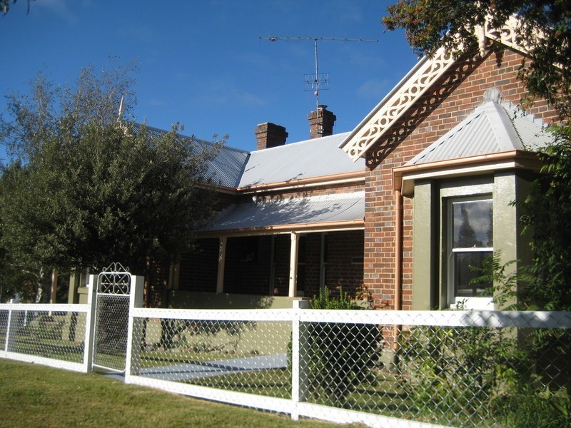 62 Hill Street, Uralla NSW 2358