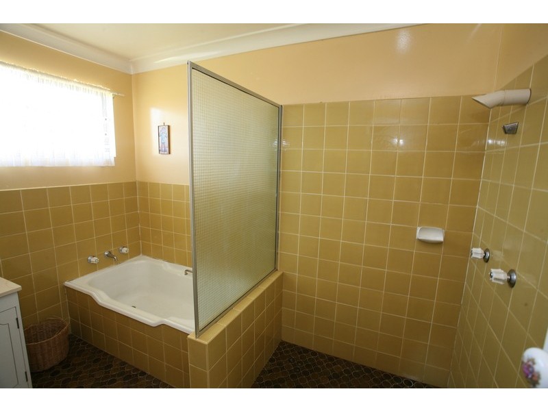 Invergowrie NSW 2350