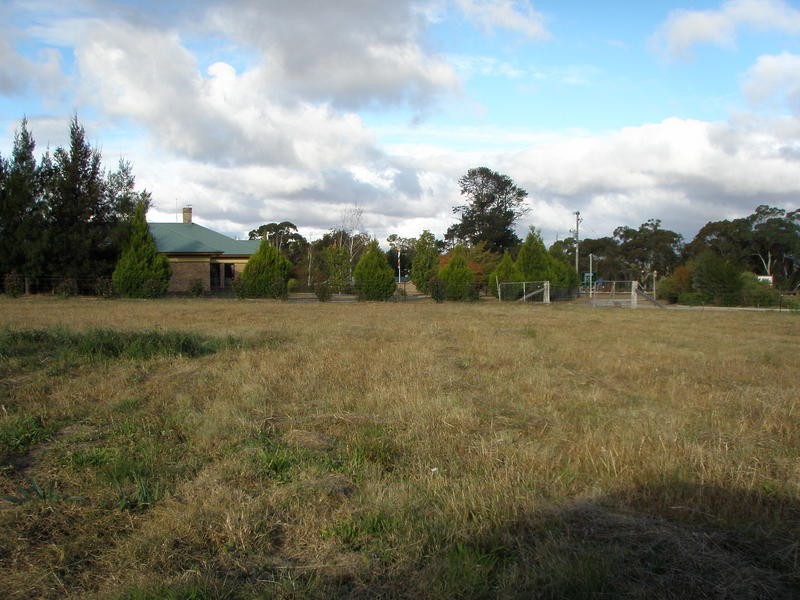 82 Glen Innes Road, Armidale NSW 2350