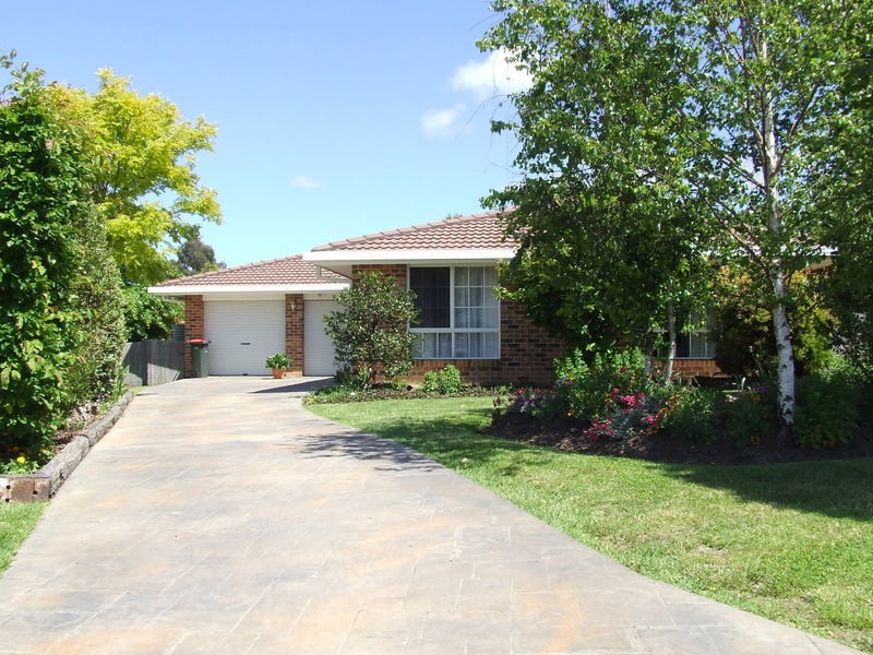 13 Northey Drive, Armidale NSW 2350