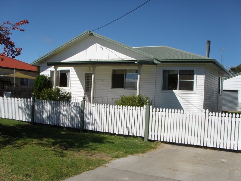 64 Mossman Street, Armidale NSW 2350