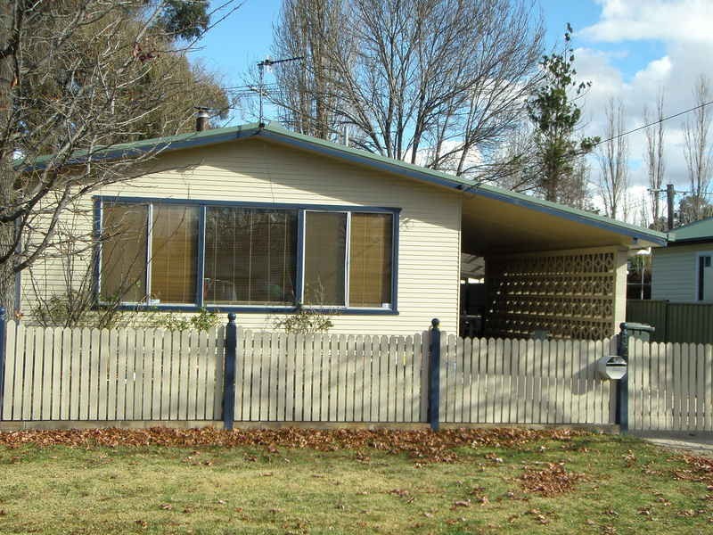 32 Enid Street, Armidale NSW 2350