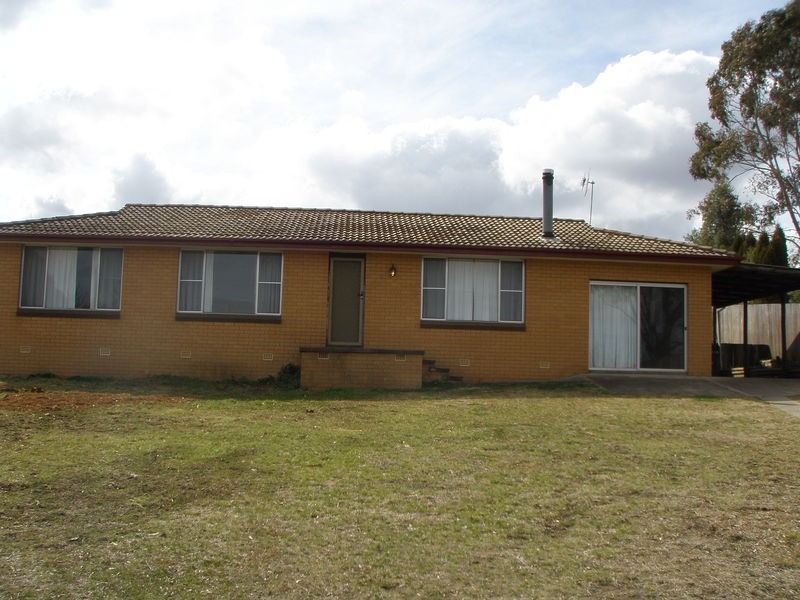 3 Carey Avenue, Armidale NSW 2350