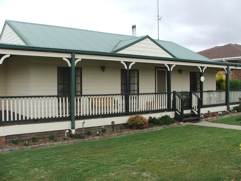 58 Maitland Street, Uralla NSW 2358