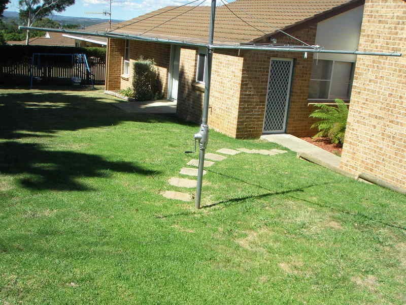 2/33 The Avenue Avenue, Armidale NSW 2350