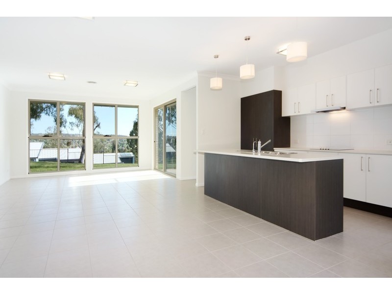 8 Illallangi Close, Armidale NSW 2350