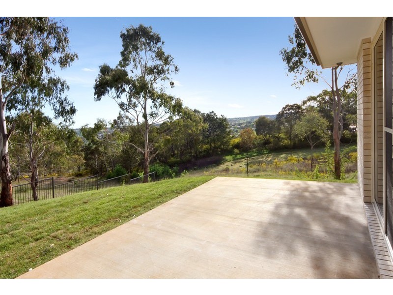 8 Illallangi Close, Armidale NSW 2350