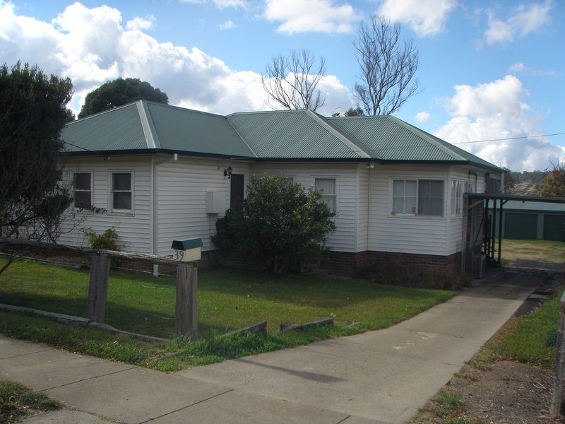 39 Taylor Street, Armidale NSW 2350