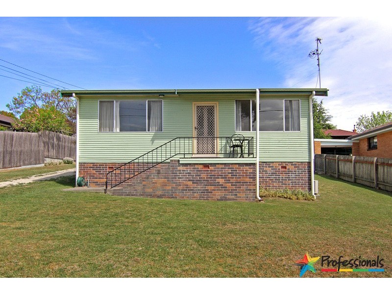 26 Mayfield Avenue, Armidale NSW 2350