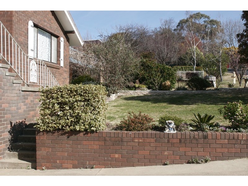 6 Yallambee Avenue, Armidale NSW 2350