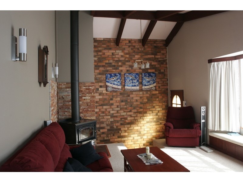 6 Yallambee Avenue, Armidale NSW 2350