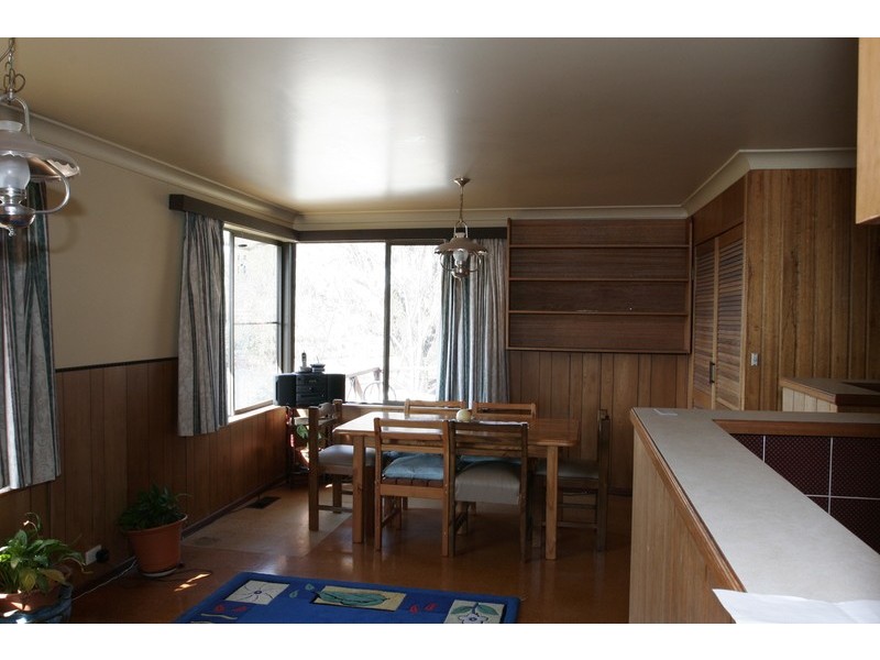 6 Yallambee Avenue, Armidale NSW 2350