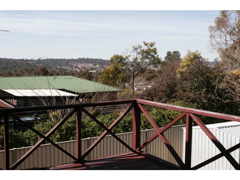 6 Yallambee Avenue, Armidale NSW 2350