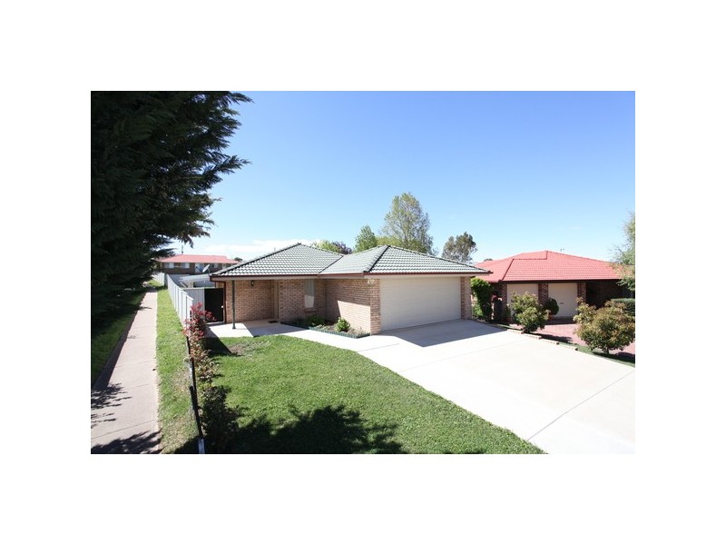 33 Macdonald Drive, Armidale NSW 2350