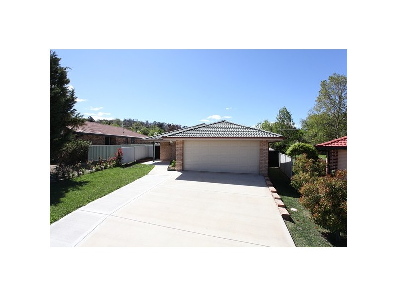 33 Macdonald Drive, Armidale NSW 2350