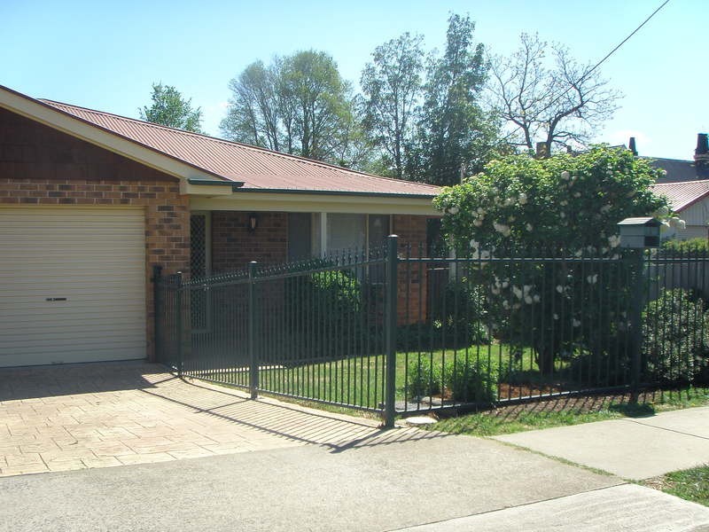1/159 Barney Street, Armidale NSW 2350