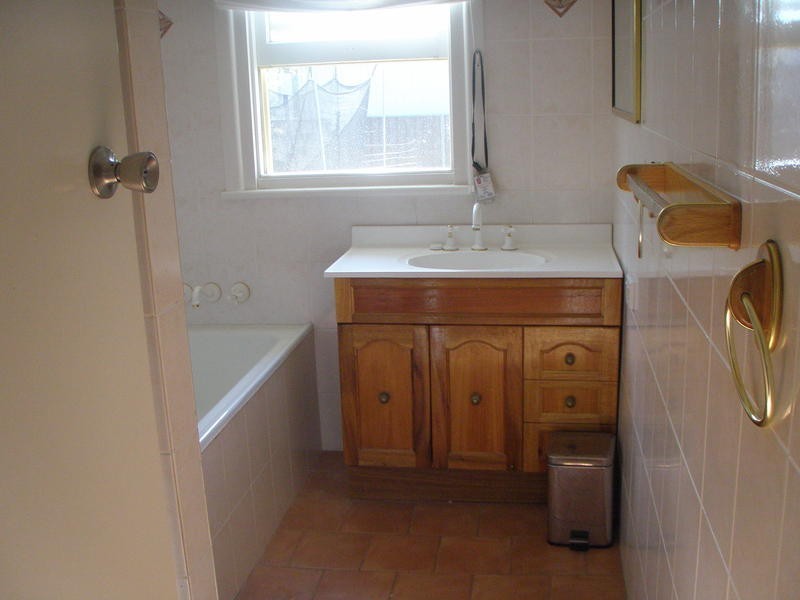 13 Coopers Lane, Uralla NSW 2358