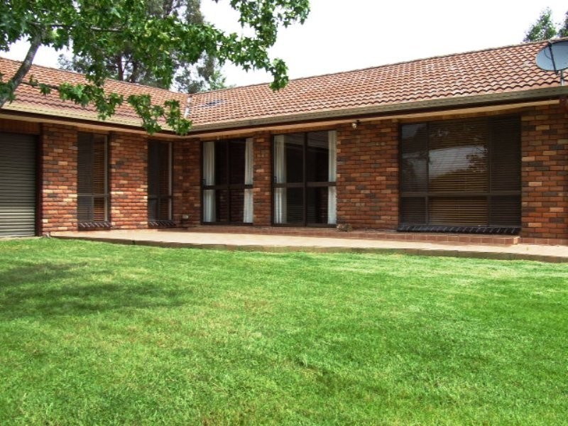 18 Oak Tree Drive, Armidale NSW 2350