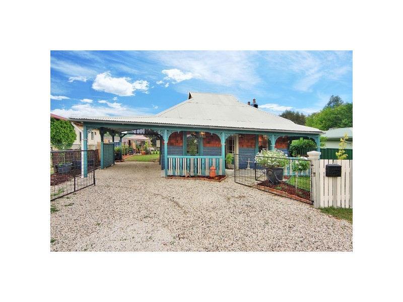 33 Claude Street, Armidale NSW 2350