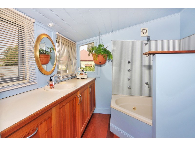 60 Faulkner Street, Armidale NSW 2350