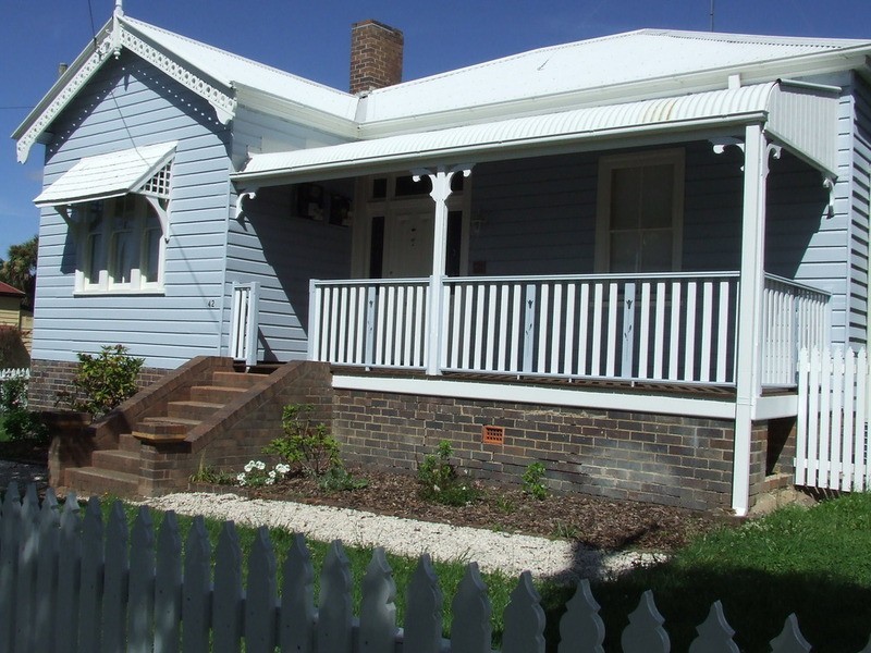 42 Marsh Street, Armidale NSW 2350