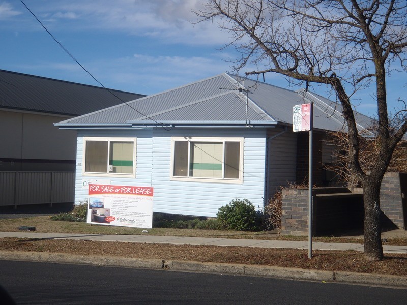 143 Marsh Street, Armidale NSW 2350