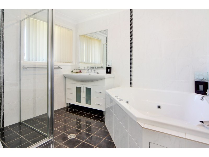 16 Amber Close, Armidale NSW 2350