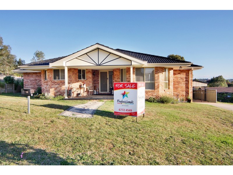 16 Amber Close, Armidale NSW 2350