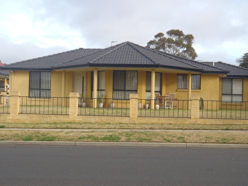 2/230 Rusden Street, Armidale NSW 2350