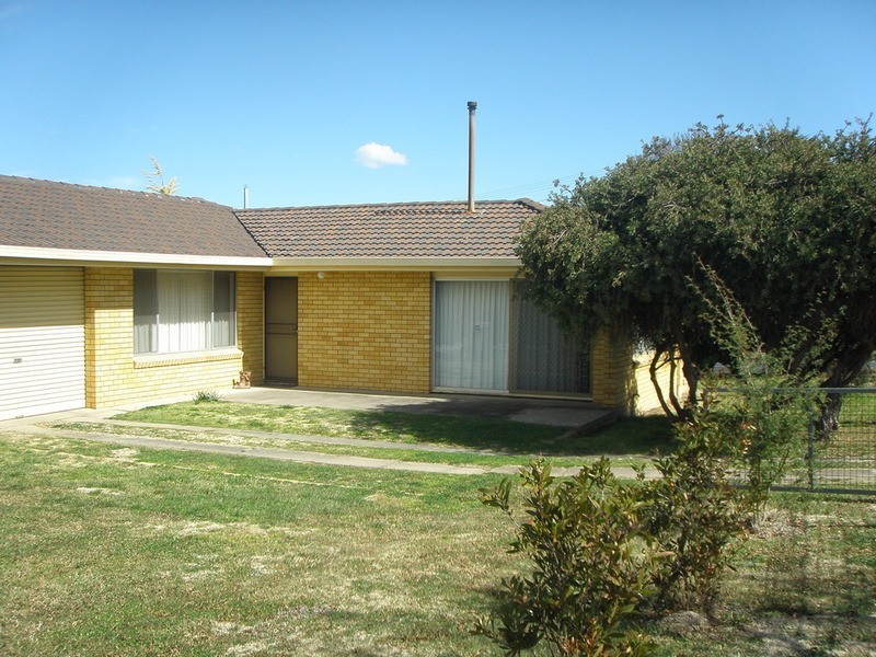 8 Carey Avenue, Armidale NSW 2350