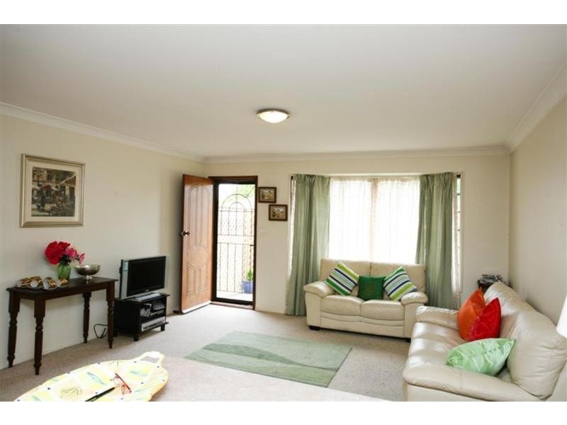 2/27 Murray Avenue, Armidale NSW 2350