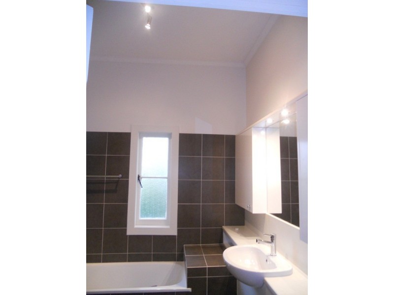 110 Barney Street, Armidale NSW 2350