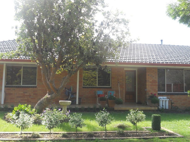 2/2 Cynthia Crescent, Armidale NSW 2350