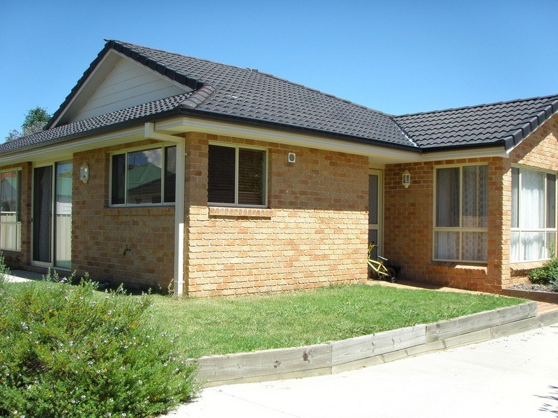 2/158 Barney Street, Armidale NSW 2350