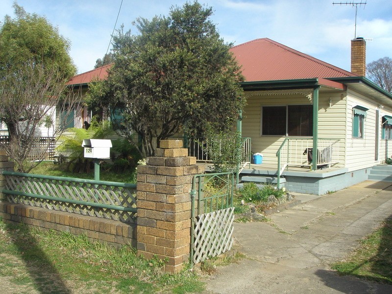 124 Niagara Street, Armidale NSW 2350
