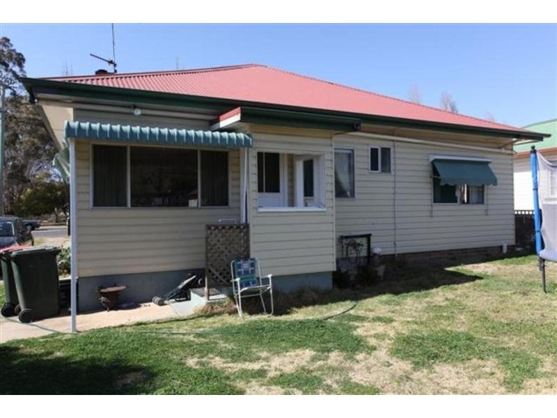 124 Niagara Street, Armidale NSW 2350
