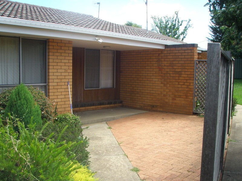 1/12 Dawson Avenue, Armidale NSW 2350