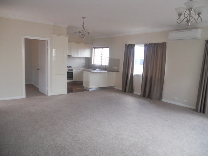 2/159 Allingham Street, Armidale NSW 2350