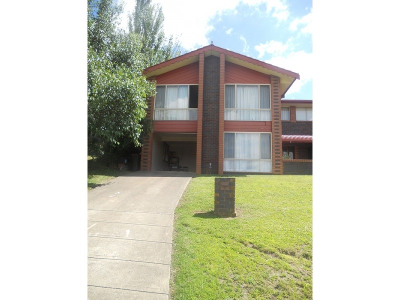 2/16 Napier Court, Armidale NSW 2350