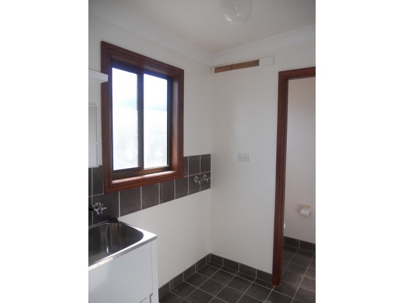 98 Golgotha Street, Armidale NSW 2350