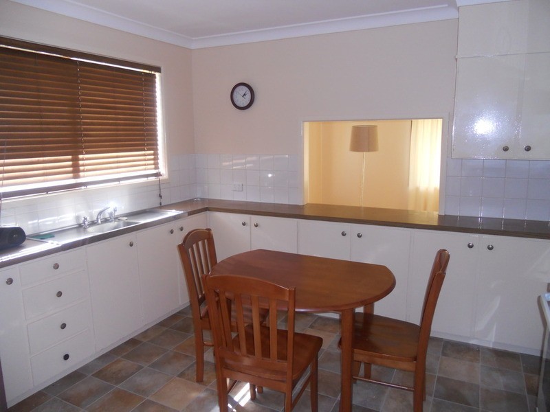 8 Carey Avenue, Armidale NSW 2350