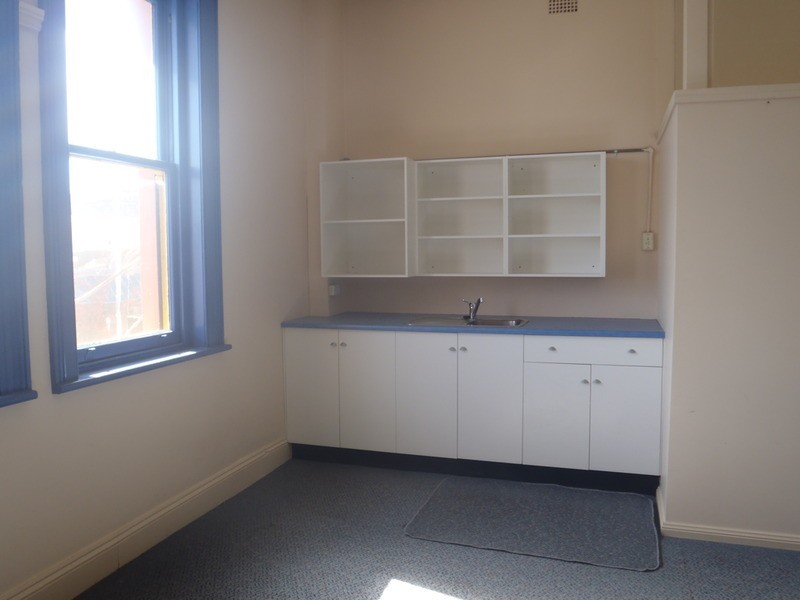 Upstairs/180 Beardy Street, Armidale NSW 2350
