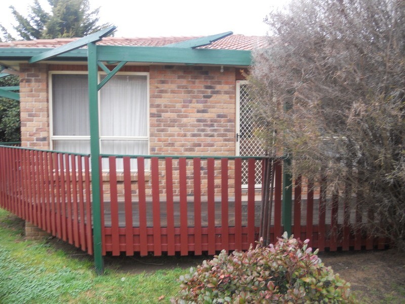 2/8 Johnson Avenue, Armidale NSW 2350